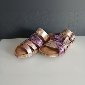 L'Artiste Stylish Purple and Gold Women's Sandals